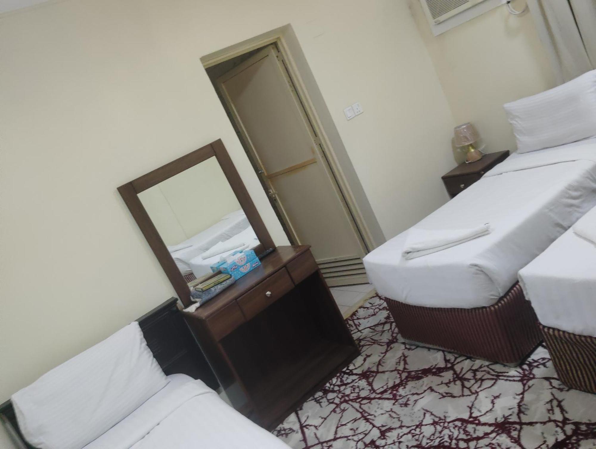 رباعي قريب من الحرم مكة Quadruple Near Alharam Makkah Apartment *